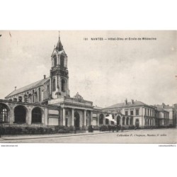 44 - Nantes - Hôtel-Dieu et...