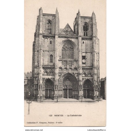 44 - Nantes - La Cathédrale - Dos Divisé