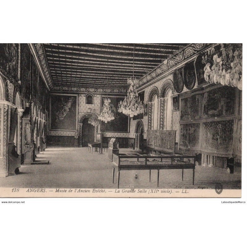 49 - Angers - Musée de l'Ancien Evéché - Dos Divisé