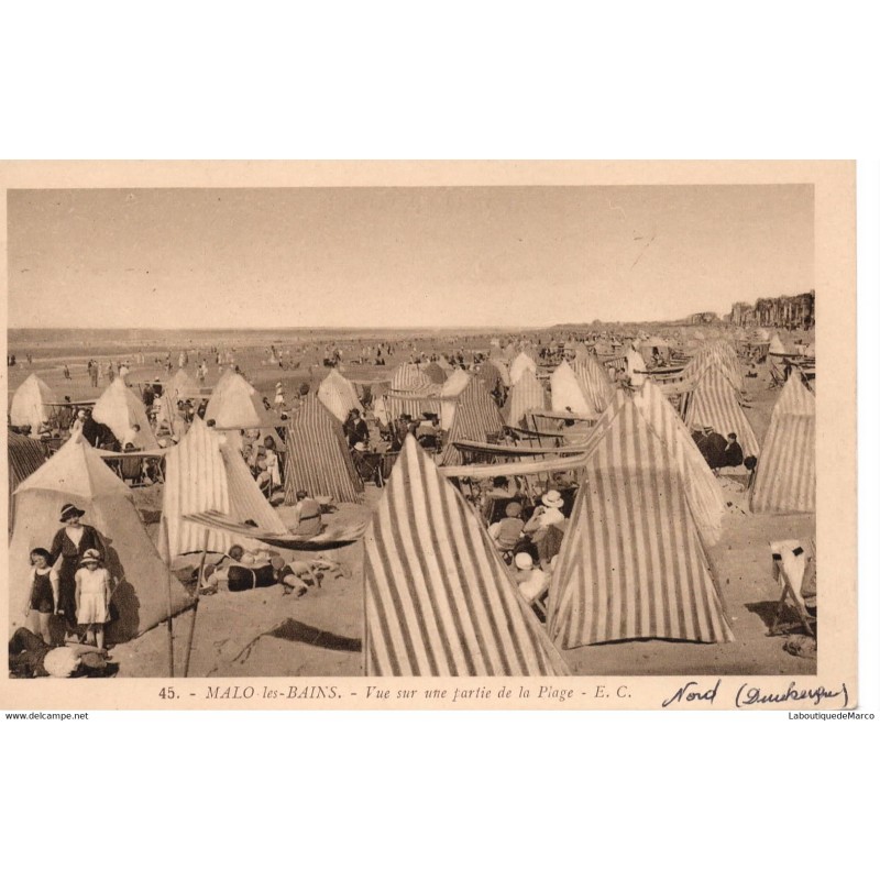 59 - Malo-les-Bains - Vue sur une partie de la Plage - Dos Divisé