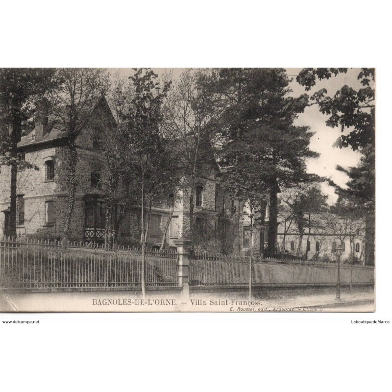 61 - Bagnoles-de-L'Orne - Villa Saint-François - Dos Divisé
