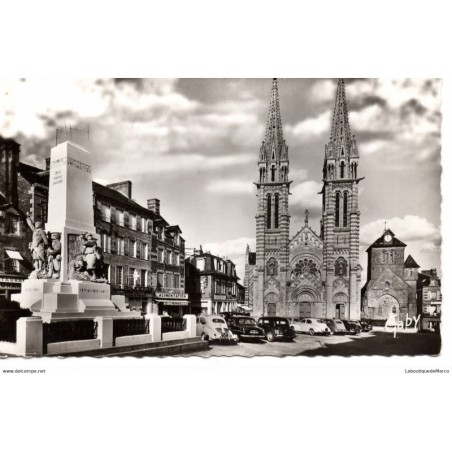 61 - La Ferte-Mace - Place du Général Leclerc - Dos Divisé