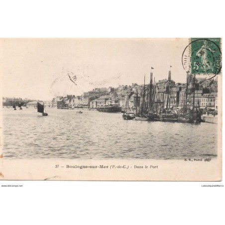 62 - Boulogne-Sur-Mer - Dans le Port - Dos Divisé - Vintage