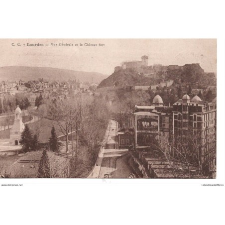 65 - Lourdes - Vue Générale et le Château fort - Dos Divisé