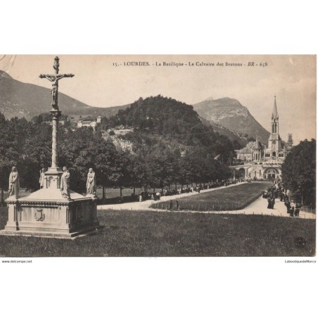 65 - Lourdes - La Basilique - Le Calvaire des Bretons - Dos Divisé