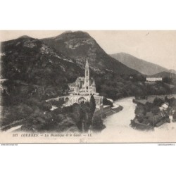 65 - Lourdes - La Basilique...