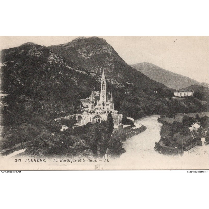 65 - Lourdes - La Basilique et le Gave - Dos Divisé