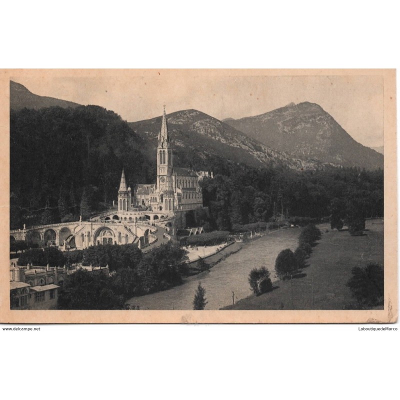65 - Lourdes - La Basilique et le Gave - Dos Divisé