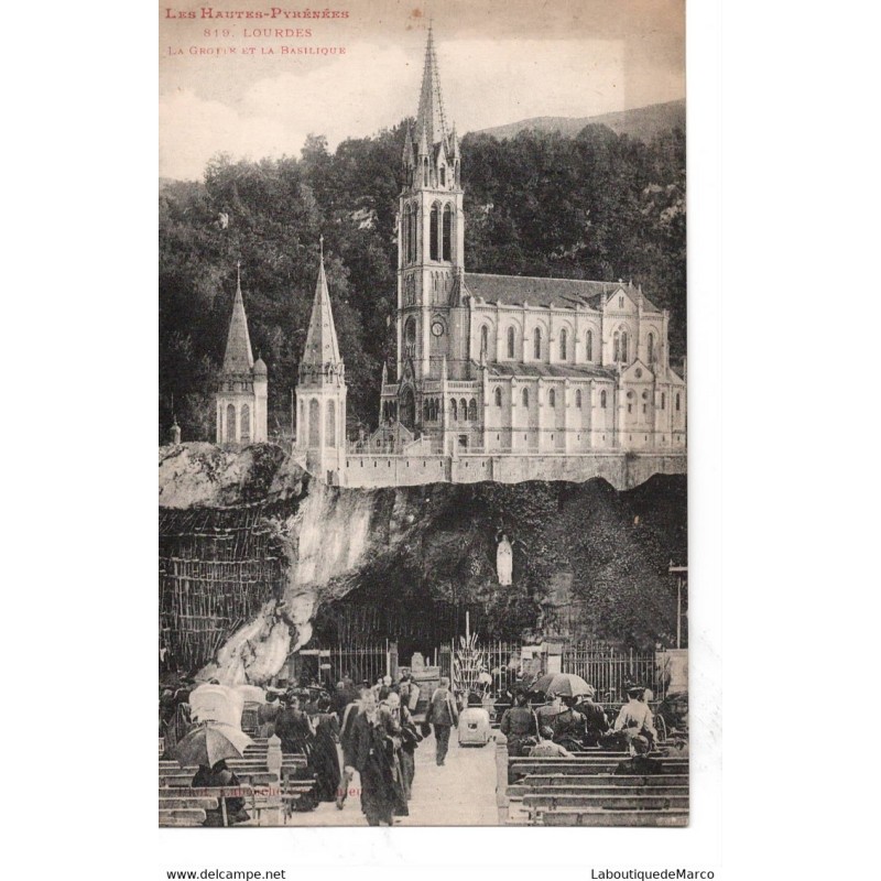 65 - Lourdes - La Grotte et la Basilique - Dos Divisé