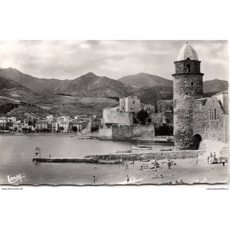 66 - Collioure - La Plage, la tour de l'Eglise Saint-Vincent - Dos. Divisé