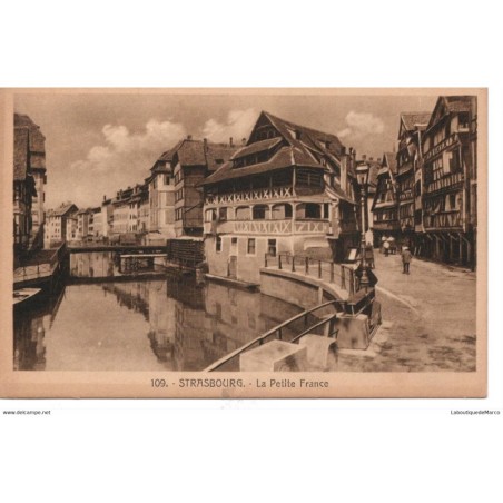 67 - Strasbourg - La Petite France - Dos Divisé