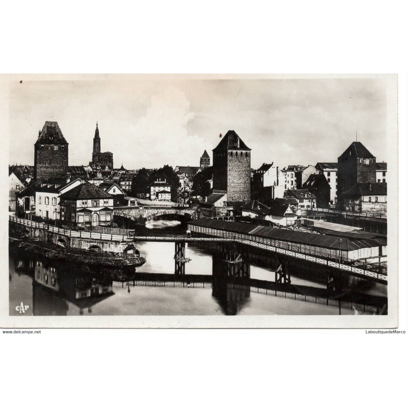 67 - Strasbourg - Les Vieilles Tours aux Ponts Couverts - Dos Divisé