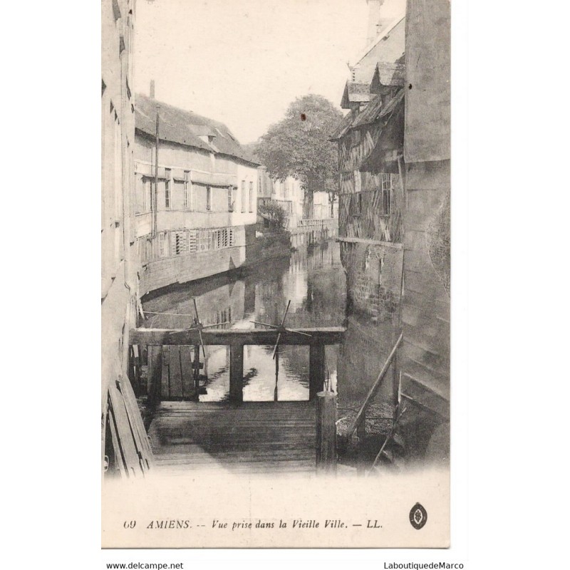 80 - Amiens - Vue prise dans la Vieille Ville - Dos Divisé