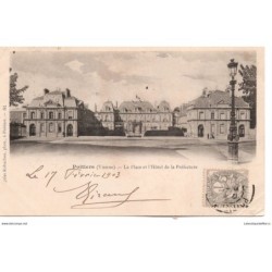 86 - Poitiers - La Place et...