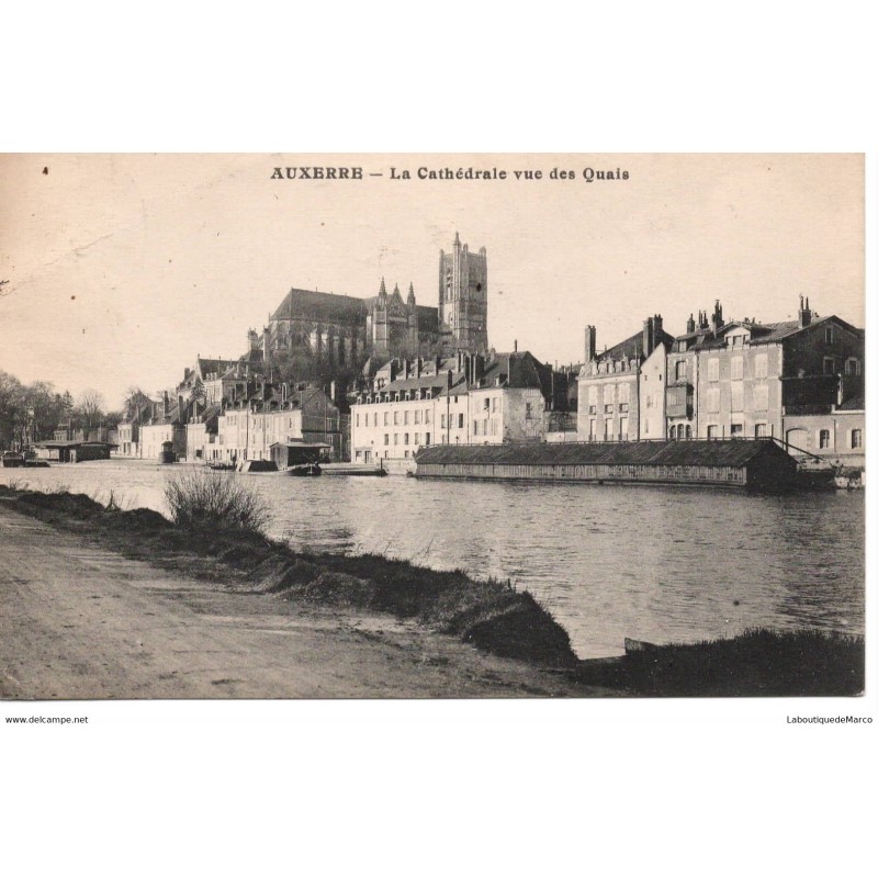 89 - Auxerre - La Cathédrale vue des Quais - Dos Divisé