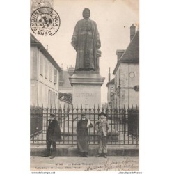 89 - Sens - La Statue...