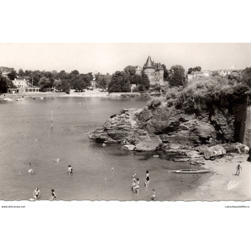 44 - Pornic - La Plage vers le Château - Dos Divisé