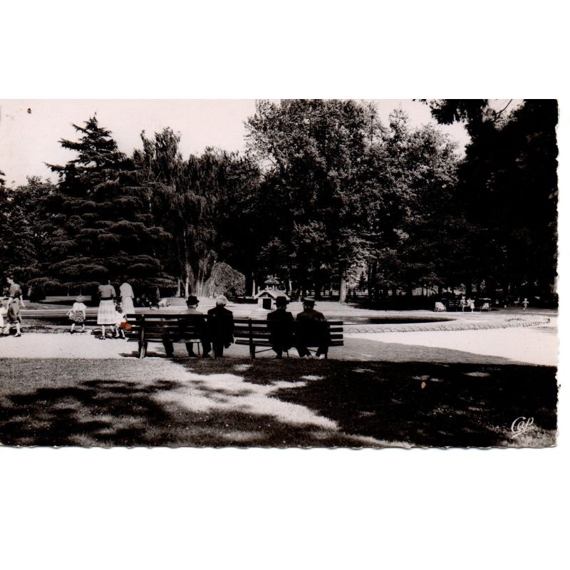 03 - Moulins - Les Jardins de la Gare - Dos Divisé