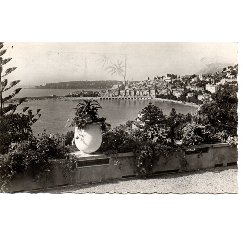 06 - Menton - Vue Générale sur la Ville - Dos Divisé