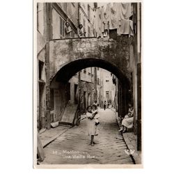 06 - Menton - Une Vieille Rue - Dos Divisé