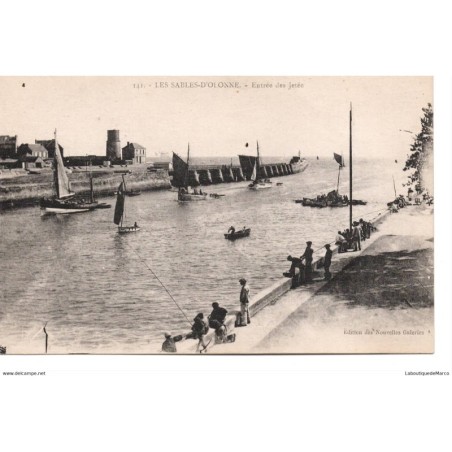 85 - Sables d'Olonne - Entrée des Jetée - Dos Divisé