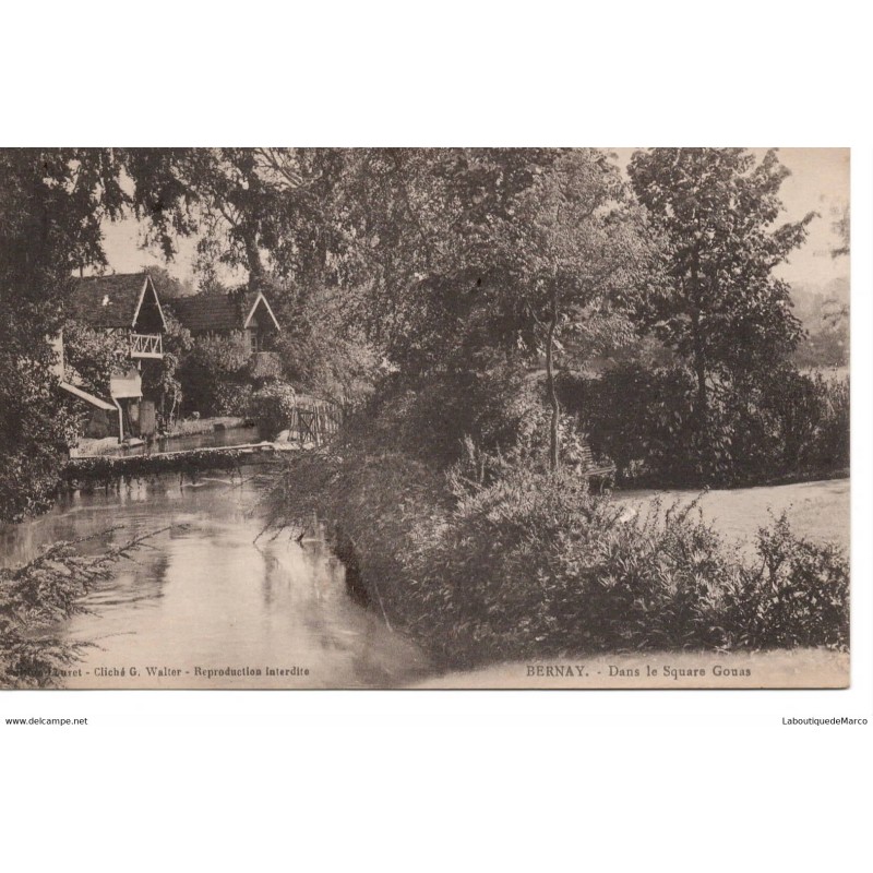 27 - Bernay - Dans le Square Gouas - Dos Divisé