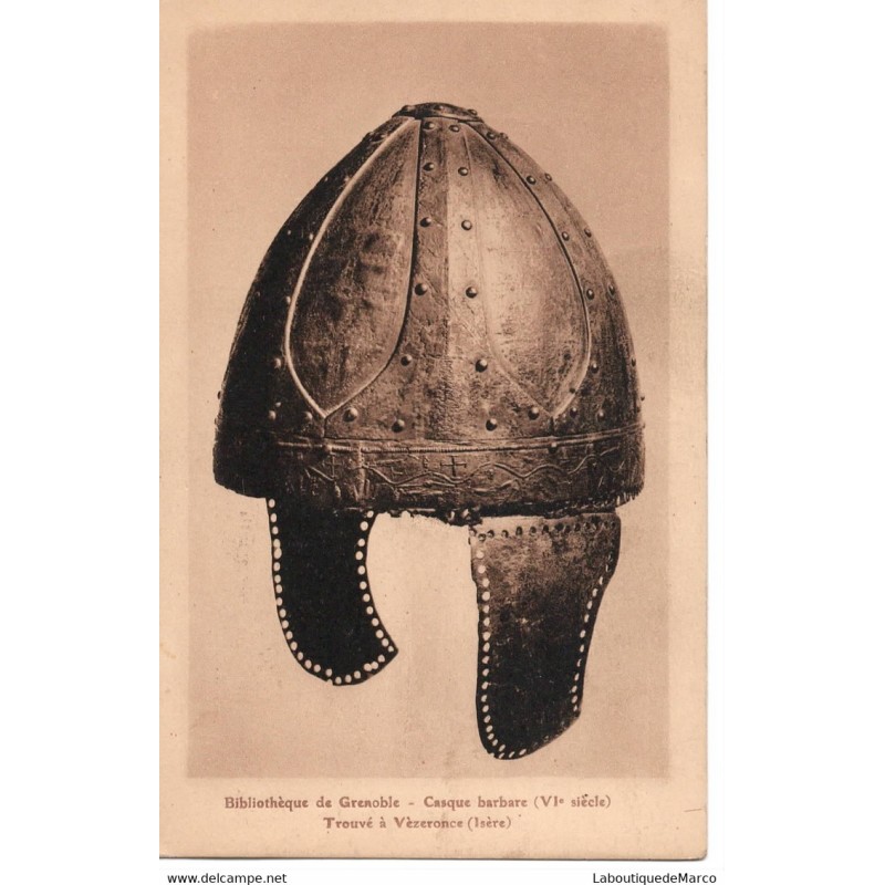 38 - Bibliothèque de Grenoble - Casque Barbare - Dos Divisé
